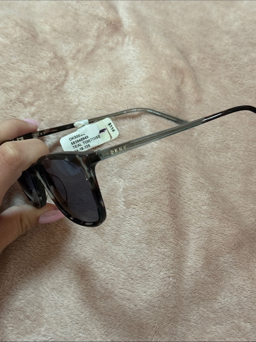 Classic Black Cat Eye Sunglasses - Picture 6 of 6
